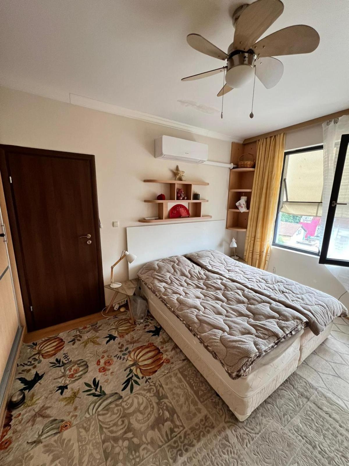 Downtown Central Apartment With Working Kitchen, City Views & Free Parking Kazanlŭk Exterior foto