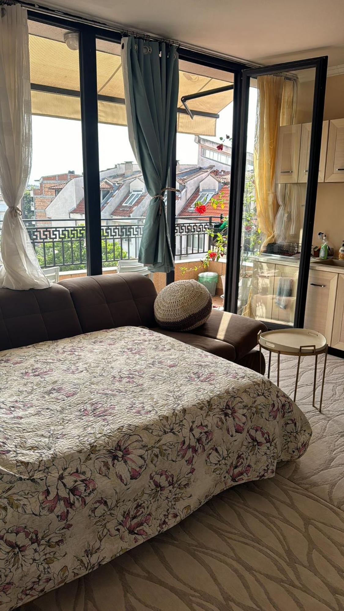 Downtown Central Apartment With Working Kitchen, City Views & Free Parking Kazanlŭk Exterior foto